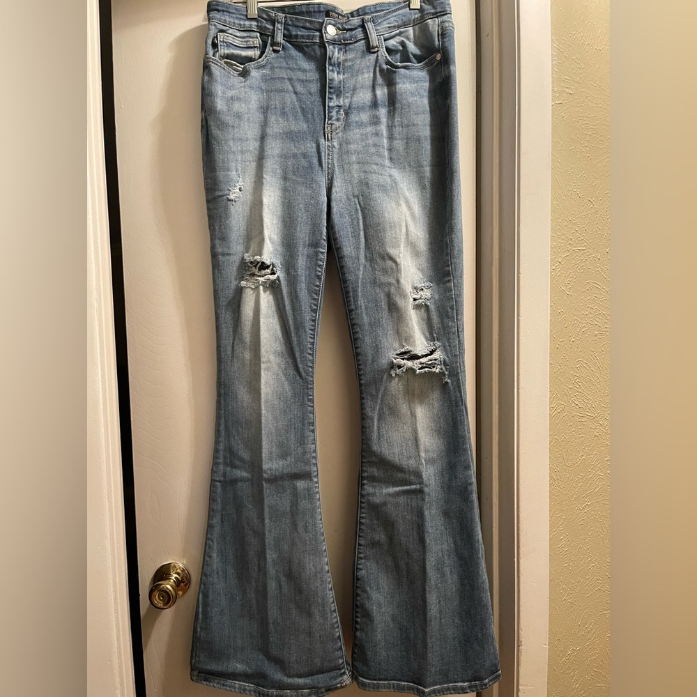 Women's Flared Blue Jeans